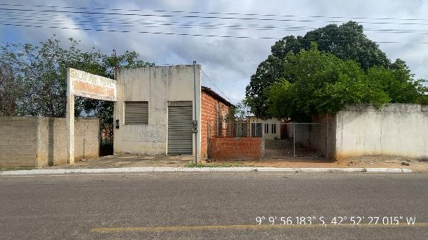 Vende-se em Bonfim Do Piaui-PI  Casa, 50.85 de área total, 50.85 de área privativa, 275.00 de área do terreno, WC Emp, 1_sala(s).