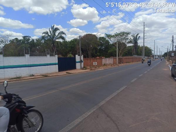 Vende-se em Teresina-PI  apto, 78.32 de área total, 38.40 de área privativa,  2_qto(s), WC, 1_sala(s), cozinha, 1_vaga(s) de garagem.