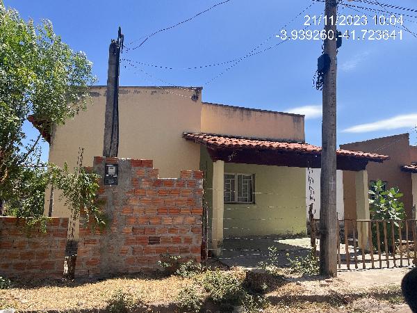 Vende-se em Piracuruca-PI  Casa, 83.77 de área privativa, 330.00 de área do terreno,  2_qto(s), WC, 1_sala(s), cozinha.