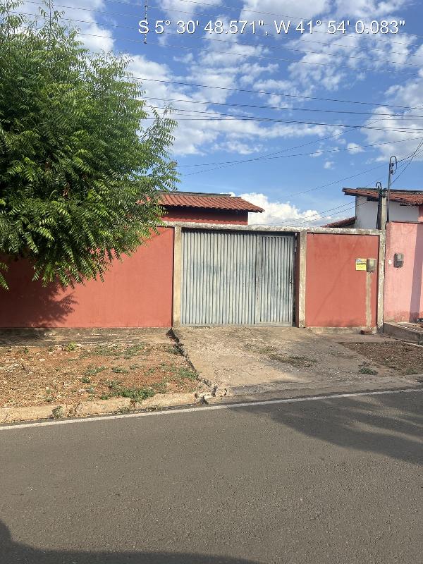 Vende-se em Sao Joao Da Serra-PI  Casa, 72.92 de área total, 72.92 de área privativa, 400.00 de área do terreno,  3_qto(s), a.serv, WC, 1_sala(s), cozinha, Terraco, 1_vaga(s) de garagem.