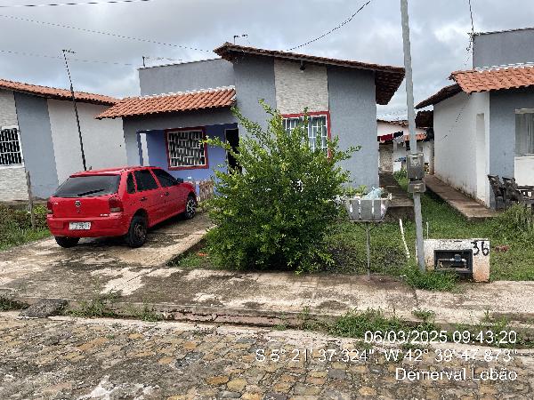 Vende-se em Demerval Lobao-PI  Casa, 62.00 de área total, 62.00 de área privativa, 190.00 de área do terreno,  2_qto(s), a.serv, WC, 1_sala(s), cozinha, Terraco.