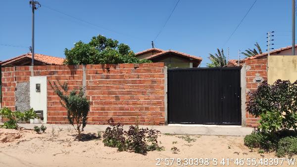 Vende-se em Parnaiba-PI  Casa, 53.14 de área privativa, 200.00 de área do terreno,  2_qto(s), varanda, a.serv, WC, 1_sala(s), cozinha.
