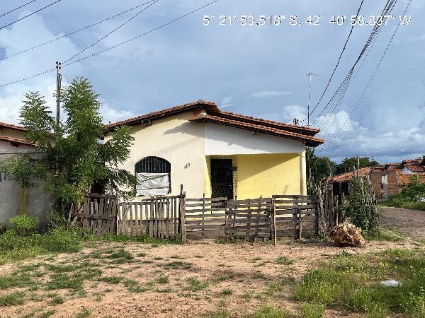 Vende-se em Demerval Lobao-PI  Casa, 59.50 de área privativa, 168.00 de área do terreno,  2_qto(s), a.serv, WC, 1_sala(s), cozinha, Terraco.