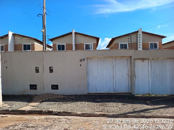 Vende-se em Teresina-PI  Casa, 178.29 de área total, 60.04 de área privativa, 150.00 de área do terreno,  2_qto(s), a.serv, WC, 1_sala(s), cozinha, 1_vaga(s) de garagem.