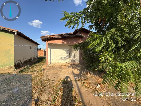 Vende-se em Demerval Lobao-PI  Casa, 56.00 de área total, 56.00 de área privativa, 300.00 de área do terreno,  2_qto(s), WC, 1_sala(s), cozinha, Terraco, 1_vaga(s) de garagem.