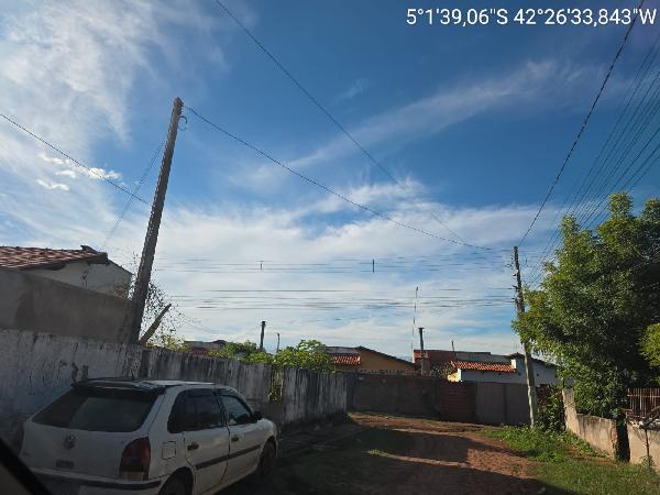 Vende-se em Altos-PI  Casa, 50.14 de área total, 50.14 de área privativa, 200.00 de área do terreno,  2_qto(s), a.serv, WC, 1_sala(s), cozinha, 1_vaga(s) de garagem.