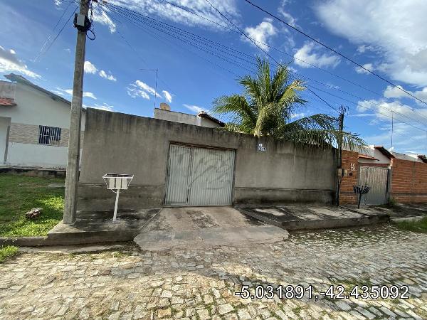 Vende-se em Altos-PI  Casa, 52.00 de área total, 52.00 de área privativa, 250.00 de área do terreno,  2_qto(s), a.serv, WC, 1_sala(s), cozinha, Terraco, 1_vaga(s) de garagem.