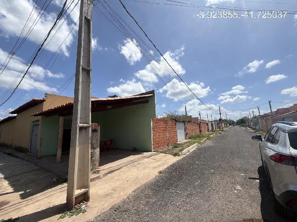 Vende-se em Piracuruca-PI  Casa, 70.00 de área total, 70.00 de área privativa, 250.00 de área do terreno,  2_qto(s), a.serv, WC, 1_sala(s), cozinha.