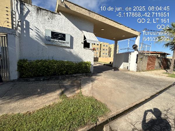 Vende-se em Teresina-PI  apto, 53.90 de área total, 48.25 de área privativa,  2_qto(s), a.serv, WC, 1_sala(s), cozinha, 1_vaga(s) de garagem.