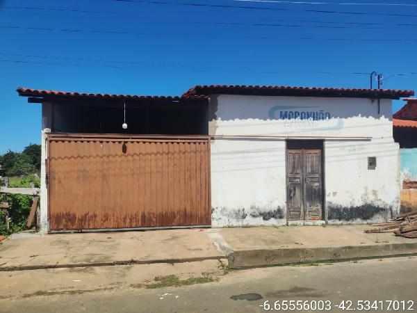 Vende-se em Arraial-PI  Casa, 146.07 de área total, 133.37 de área privativa, 360.00 de área do terreno,  4_qto(s), WC, 1_sala(s), cozinha, 1_vaga(s) de garagem.