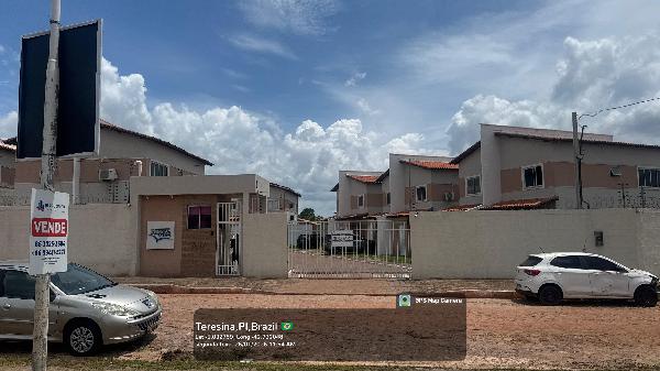 Vende-se em Teresina-PI  Casa, 60.86 de área total, 60.86 de área privativa, 73.48 de área do terreno,  2_qto(s), a.serv, WC, 1_sala(s), cozinha, 1_vaga(s) de garagem.