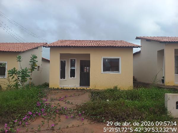 Vende-se em Demerval Lobao-PI  Casa, 54.40 de área total, 54.40 de área privativa, 183.93 de área do terreno,  2_qto(s), a.serv, WC, 1_sala(s), cozinha.