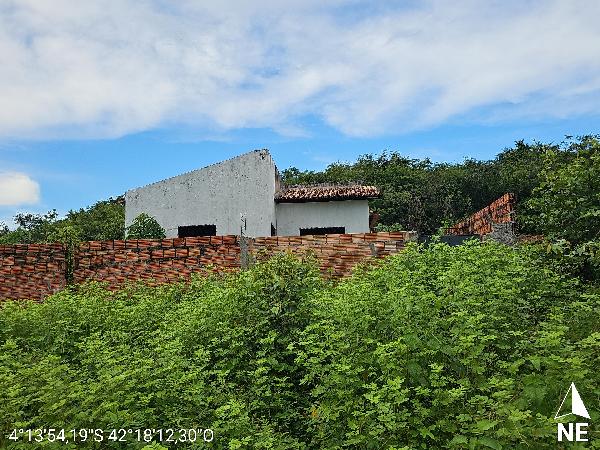 Vende-se em Barras-PI  Casa, 85.00 de área total, 85.00 de área privativa, 324.59 de área do terreno,  3_qto(s), WC, 3_sala(s), cozinha.