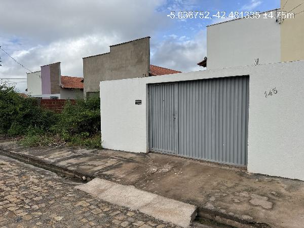 Vende-se em Altos-PI  Casa, 59.00 de área total, 59.00 de área privativa, 200.00 de área do terreno,  2_qto(s), a.serv, WC, 1_sala(s), cozinha.