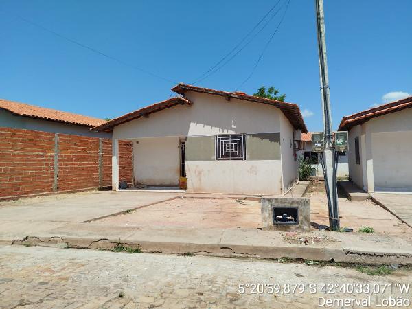 Vende-se em Demerval Lobao-PI  Casa, 56.00 de área privativa, 200.00 de área do terreno,  2_qto(s), varanda, WC, 1_sala(s), cozinha.