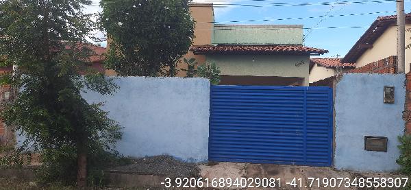 Vende-se em Piracuruca-PI  Casa, 65.00 de área total, 65.00 de área privativa, 180.00 de área do terreno,  2_qto(s), a.serv, WC, 1_sala(s), cozinha, 1_vaga(s) de garagem.