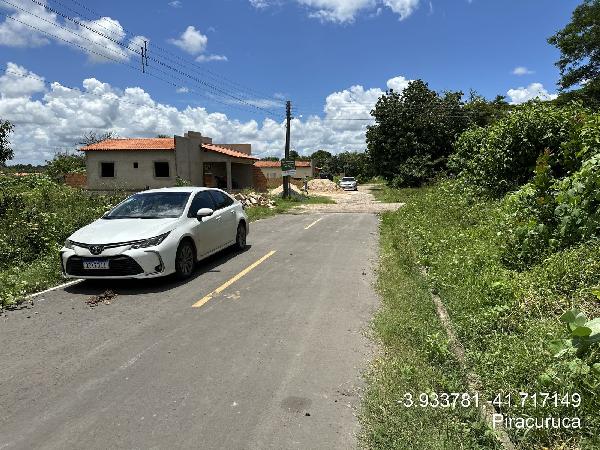 Vende-se em Piracuruca-PI  Casa, 70.00 de área privativa, 260.00 de área do terreno,  2_qto(s), varanda, WC, 1_sala(s), cozinha.