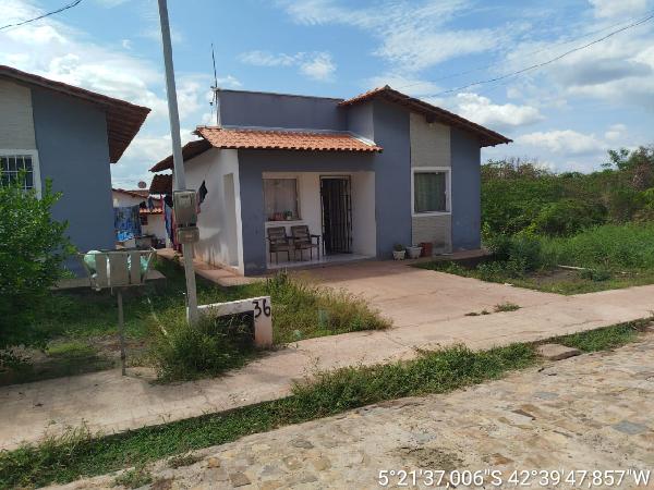 Vende-se em Demerval Lobao-PI  Casa, 62.00 de área total, 62.00 de área privativa, 190.00 de área do terreno,  2_qto(s), a.serv, WC, 1_sala(s), cozinha, Terraco.