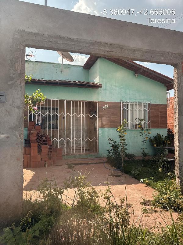 Vende-se em Demerval Lobao-PI  Casa, 58.50 de área total, 58.50 de área privativa, 188.07 de área do terreno,  2_qto(s), WC, 1_sala(s), cozinha, 1_vaga(s) de garagem.