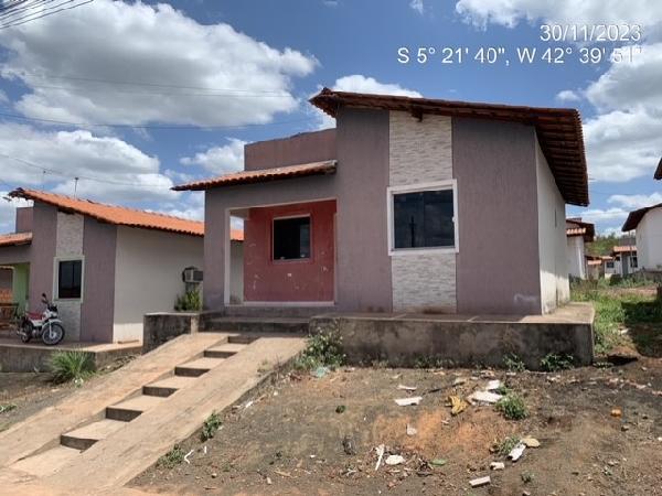 Vende-se em Demerval Lobao-PI  Casa, 62.00 de área privativa, 200.00 de área do terreno,  2_qto(s), a.serv, WC, 1_sala(s), cozinha.
