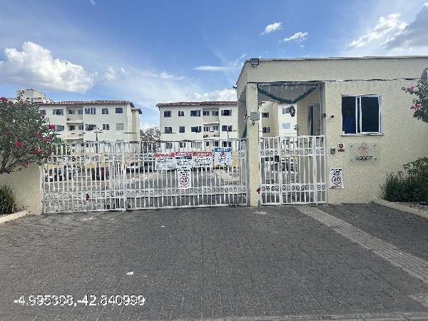 Vende-se em Teresina-PI  apto, 45.83 de área total, 45.83 de área privativa,  2_qto(s), WC, 1_sala(s), cozinha, 1_vaga(s) de garagem.