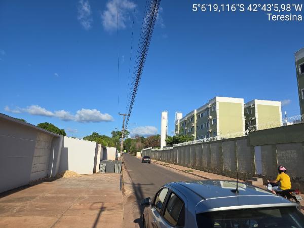 Vende-se em Teresina-PI  apto, 74.81 de área total, 57.70 de área privativa,  2_qto(s), a.serv, WC, 1_sala(s), cozinha, 1_vaga(s) de garagem.