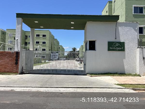 Vende-se em Teresina-PI  apto, 53.90 de área total, 48.25 de área privativa,  2_qto(s), WC, 1_sala(s), cozinha, 1_vaga(s) de garagem.