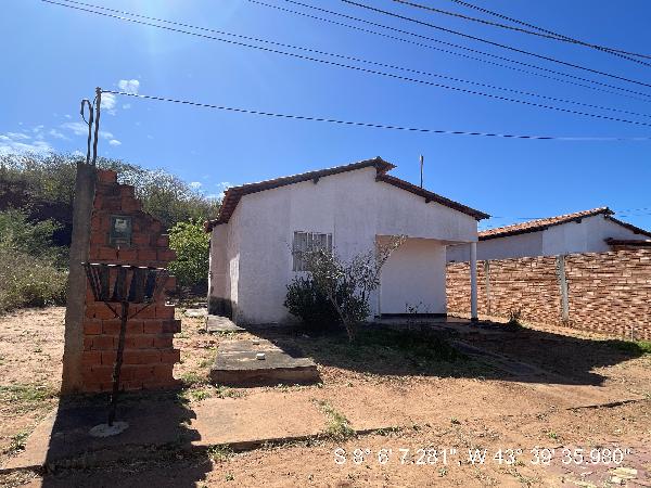Vende-se em Eliseu Martins-PI  Casa, 60.00 de área total, 60.00 de área privativa, 275.00 de área do terreno,  2_qto(s), varanda, a.serv, WC, 1_sala(s), cozinha.