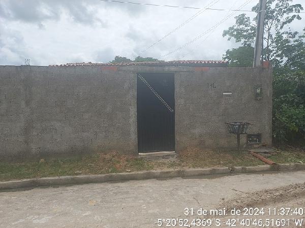 Vende-se em Demerval Lobao-PI  Casa, 60.40 de área privativa, 165.00 de área do terreno,  2_qto(s), a.serv, WC, 1_sala(s), cozinha, 1_vaga(s) de garagem.