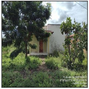 Vende-se em Castelo Do Piaui-PI  Casa, 63.90 de área privativa, 225.00 de área do terreno,  2_qto(s), a.serv, WC, 1_sala(s), sacada, cozinha.