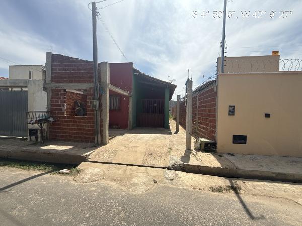 Vende-se em Campo Maior-PI  Casa, 53.23 de área privativa, 199.50 de área do terreno,  2_qto(s), a.serv, WC, 1_sala(s), cozinha, Terraco.