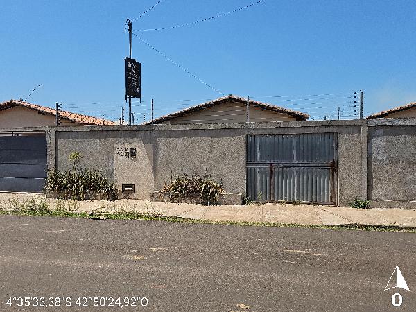 Vende-se em Uniao-PI  Casa, 62.76 de área privativa, 200.00 de área do terreno,  2_qto(s), a.serv, WC, 1_sala(s), cozinha.