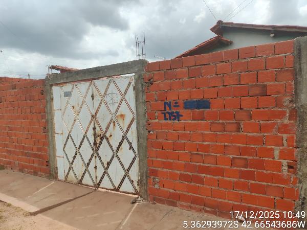 Vende-se em Demerval Lobao-PI  Casa, 52.00 de área total, 52.00 de área privativa, 300.00 de área do terreno,  2_qto(s), a.serv, WC, 1_sala(s), cozinha, Terraco.
