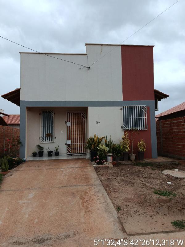 Vende-se em Altos-PI  Casa, 54.40 de área total, 54.40 de área privativa, 199.98 de área do terreno,  2_qto(s), varanda, a.serv, WC, 1_sala(s), cozinha.