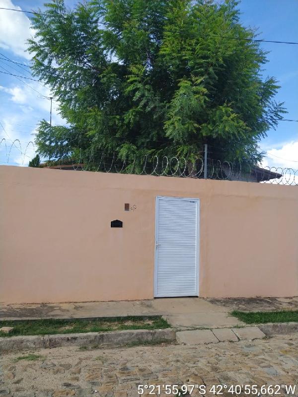 Vende-se em Demerval Lobao-PI  Casa, 56.40 de área privativa, 170.00 de área do terreno,  2_qto(s), a.serv, WC, cozinha, Terraco.