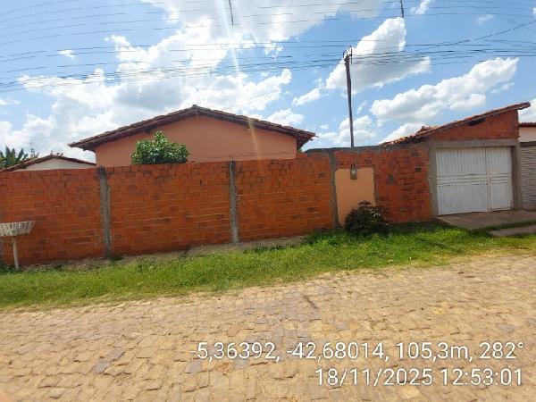 Vende-se em Demerval Lobao-PI  Casa, 97.51 de área total, 57.51 de área privativa, 150.00 de área do terreno,  2_qto(s), WC, 1_sala(s), cozinha, Terraco.
