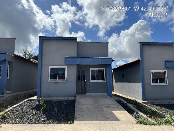 Vende-se em Altos-PI  Casa, 54.40 de área total, 54.40 de área privativa, 160.00 de área do terreno,  2_qto(s), a.serv, WC, 1_sala(s), cozinha.