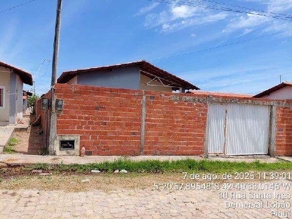 Vende-se em Demerval Lobao-PI  Casa, 61.25 de área total, 61.25 de área privativa, 200.00 de área do terreno,  2_qto(s), a.serv, WC, 1_sala(s), cozinha, 1_vaga(s) de garagem.
