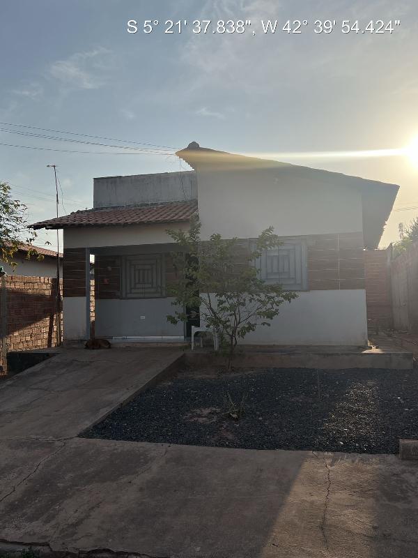 Vende-se em Demerval Lobao-PI  Casa, 62.70 de área total, 62.70 de área privativa, 200.00 de área do terreno,  2_qto(s), WC, 1_sala(s), cozinha, Terraco, 1_vaga(s) de garagem.