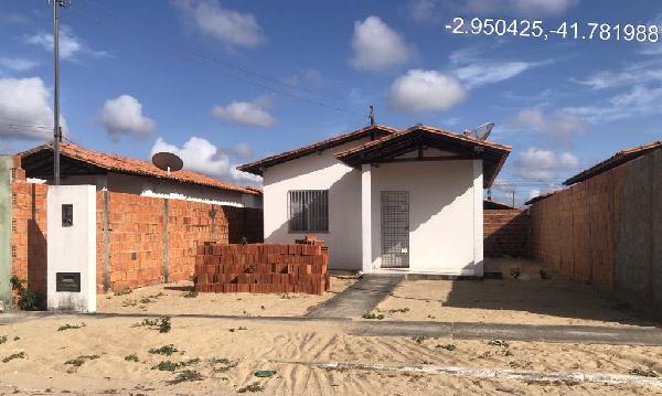 Vende-se em Parnaiba-PI  Casa, 53.14 de área privativa, 200.00 de área do terreno,  2_qto(s), a.serv, WC, 1_sala(s), sacada, cozinha.