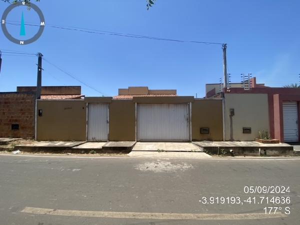 Vende-se em Piracuruca-PI  Casa, 68.40 de área total, 68.40 de área privativa, 200.00 de área do terreno,  2_qto(s), a.serv, WC, 1_sala(s), cozinha.