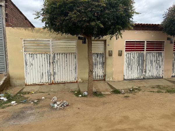 Vende-se em Brejo Da Madre De Deus-PE  Casa, 56.25 de área total, 56.25 de área privativa, 105.00 de área do terreno,  2_qto(s), a.serv, WC, 1_sala(s), cozinha, Terraco.