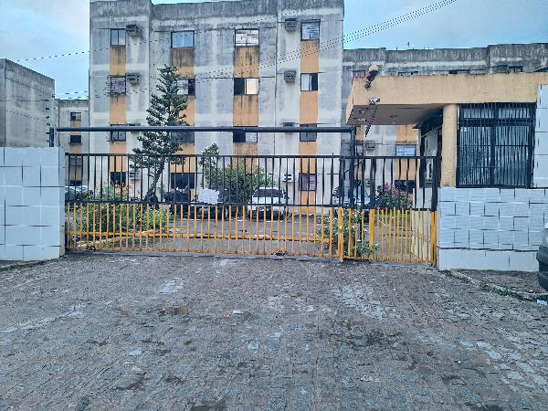 Vende-se em Camaragibe-PE  apto, 46.75 de área total, 43.14 de área privativa,  2_qto(s), a.serv, WC, 1_sala(s), cozinha.