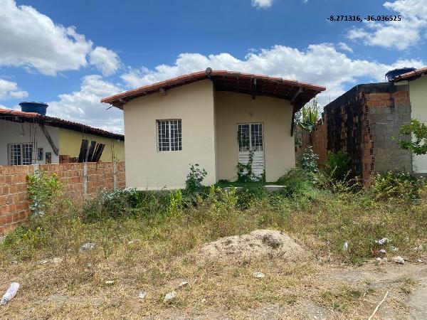 Vende-se em Caruaru-PE  Casa, 50.00 de área total, 50.00 de área privativa, 159.60 de área do terreno,  2_qto(s), WC, 1_sala(s), cozinha, Terraco, 1_vaga(s) de garagem.