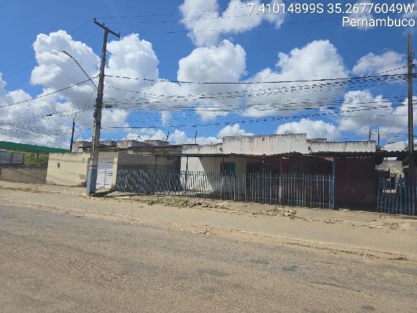 Vende-se em Camutanga-PE  Casa, 62.25 de área total, 62.25 de área privativa, 114.61 de área do terreno,  2_qto(s), a.serv, WC, 1_sala(s), cozinha, Terraco, 1_vaga(s) de garagem.