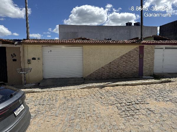 Vende-se em Garanhuns-PE  Casa, 51.44 de área total, 51.44 de área privativa, 159.60 de área do terreno,  2_qto(s), a.serv, WC, 1_sala(s), cozinha, Terraco, 1_vaga(s) de garagem.