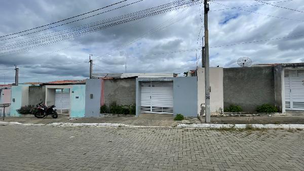 Vende-se em Belo Jardim-PE  Casa, 46.30 de área total, 46.30 de área privativa, 148.20 de área do terreno,  2_qto(s), a.serv, WC, 1_sala(s), cozinha, 1_vaga(s) de garagem.