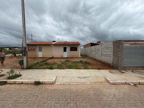 Vende-se em Belo Jardim-PE  Casa, 40.00 de área total, 40.00 de área privativa, 148.20 de área do terreno,  2_qto(s), a.serv, WC, 1_sala(s), cozinha, Terraco.