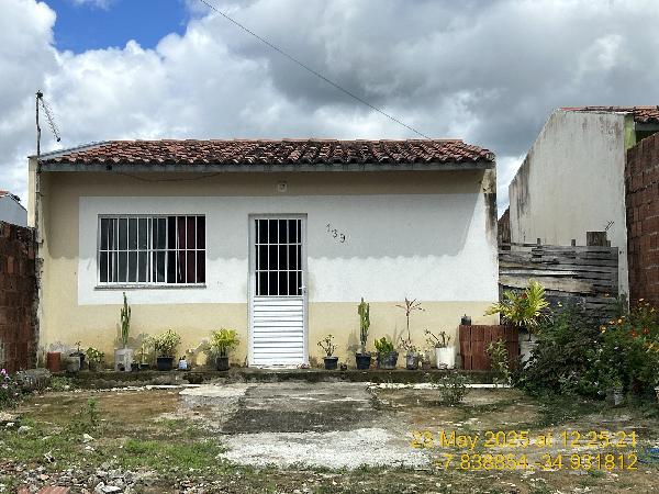 Vende-se em Igarassu-PE  Casa, 46.30 de área total, 46.30 de área privativa, 144.00 de área do terreno,  2_qto(s), a.serv, WC, 1_sala(s), cozinha, 1_vaga(s) de garagem.
