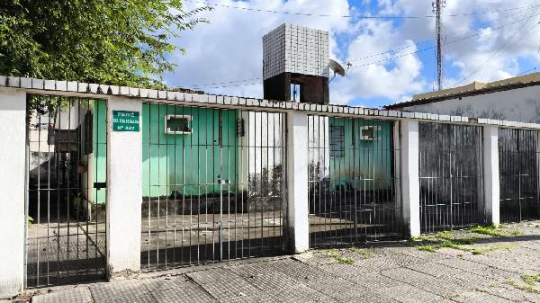 Vende-se em Olinda-PE  Casa, 54.24 de área total, 54.24 de área privativa, 54.24 de área do terreno,  2_qto(s), varanda, a.serv, WC, 1_sala(s), cozinha, 1_vaga(s) de garagem.